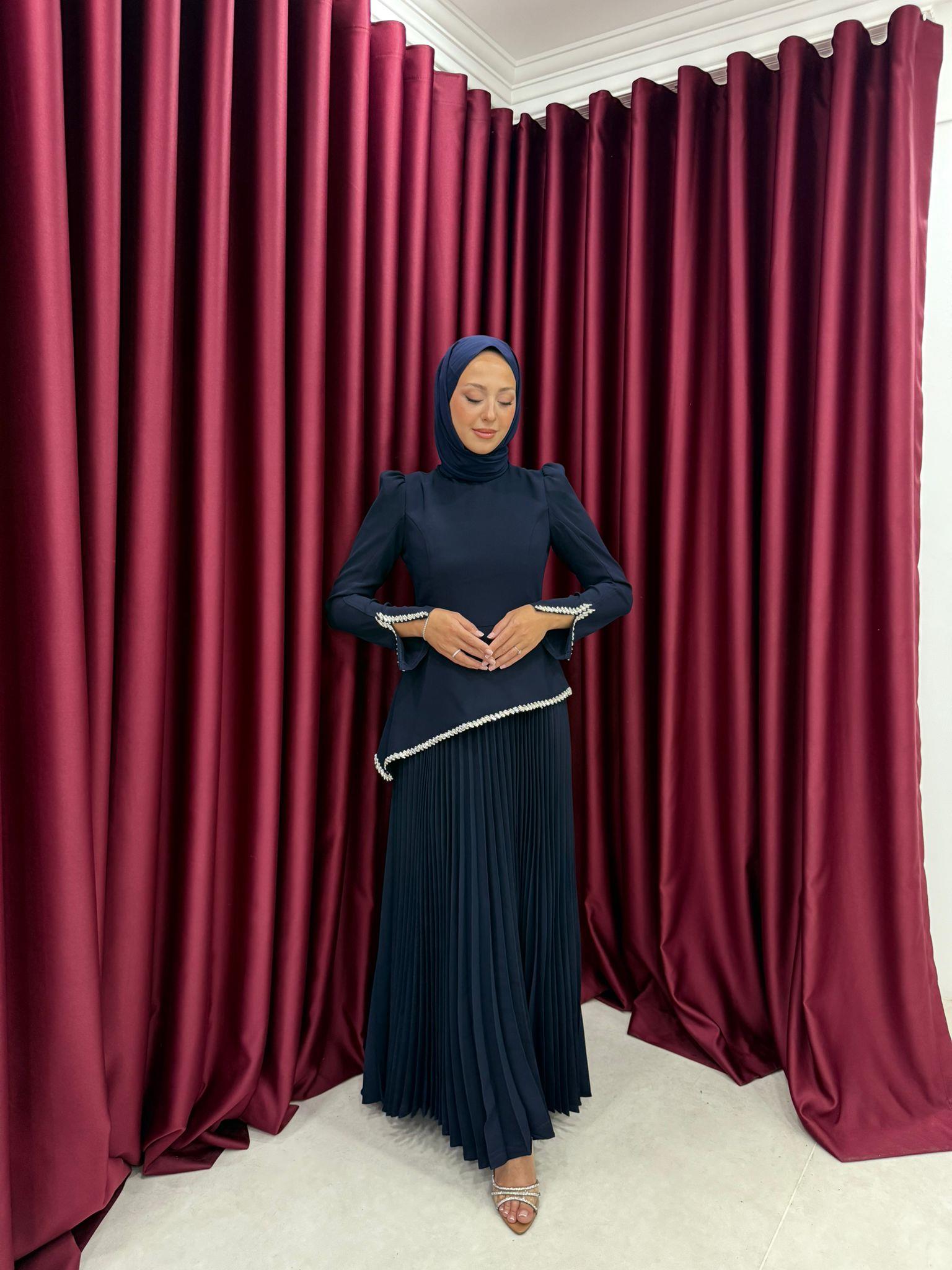 Abiye
Sude Abiye Lacivert