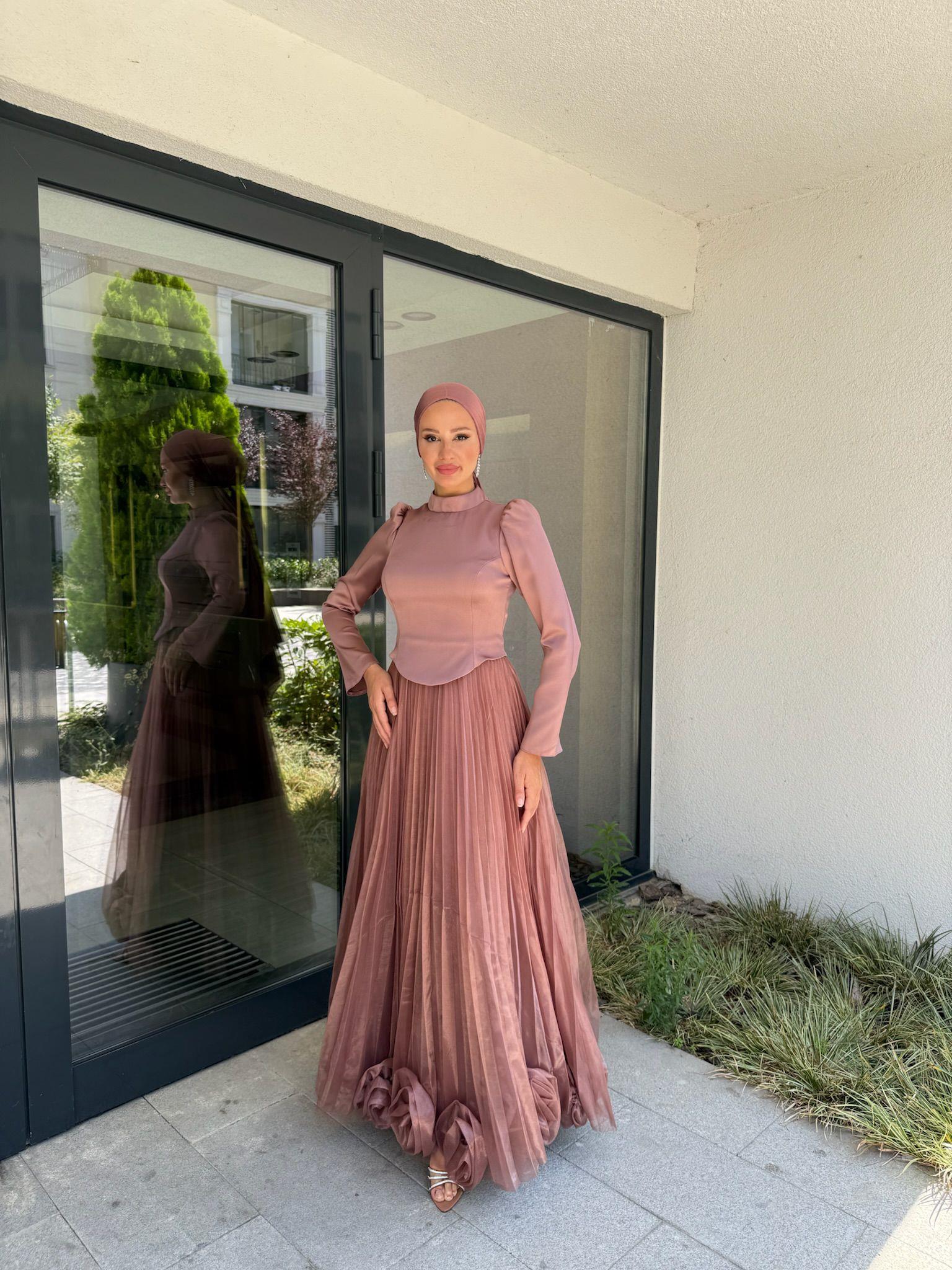 Abiye
Valeria Abiye Gül Kurusu