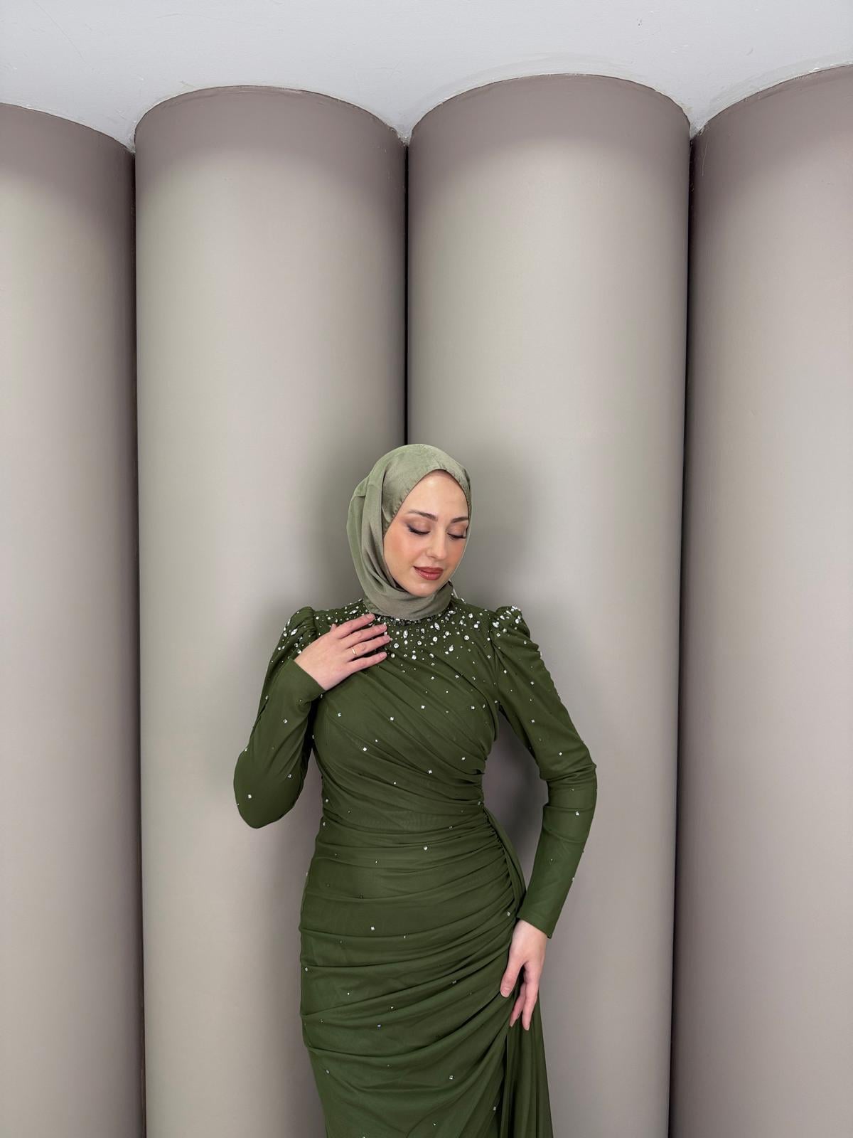 En Yeniler
İris Abiye Haki Yeşil