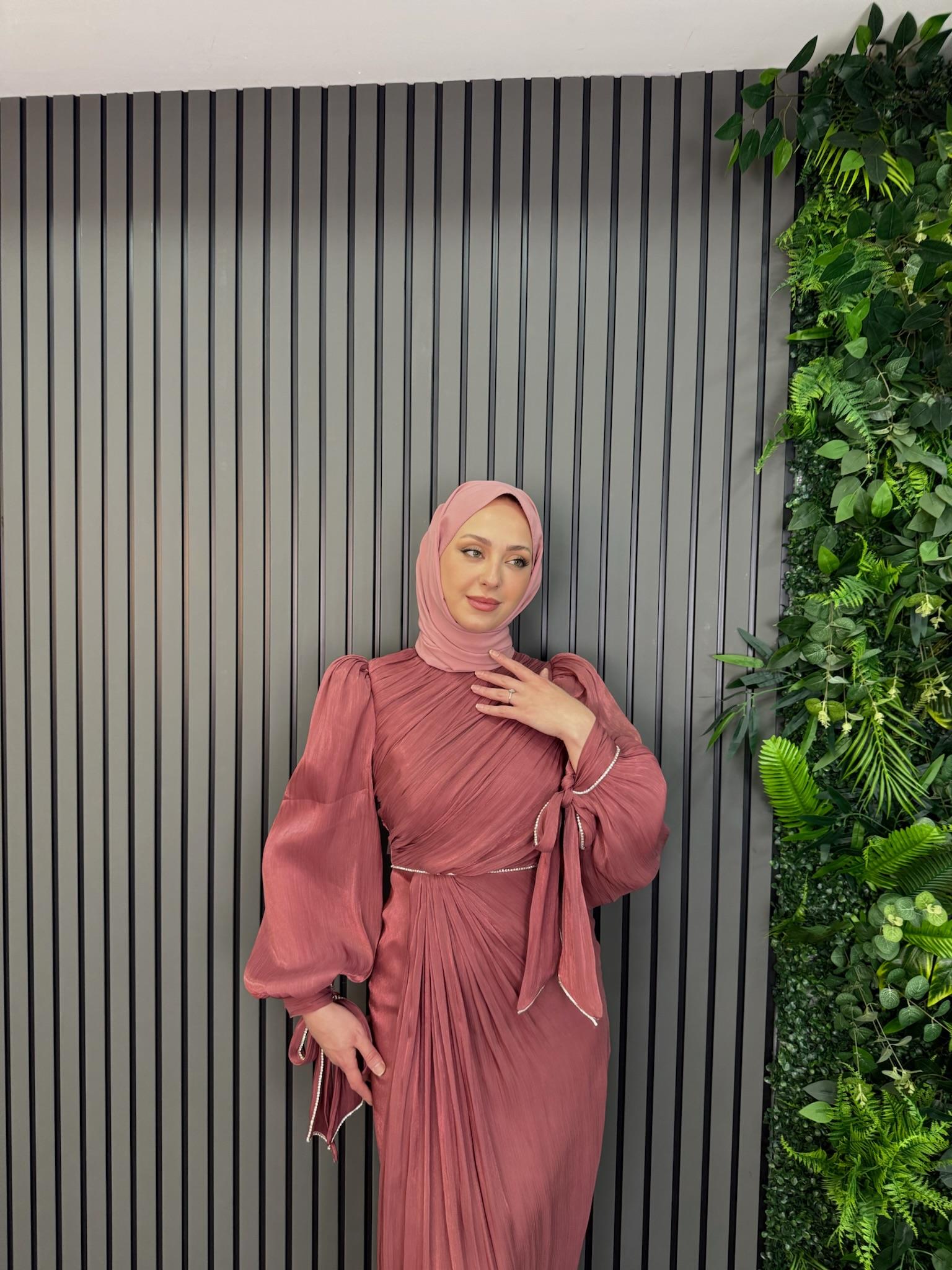 En Yeniler
Lidya Abiye Gül Kurusu