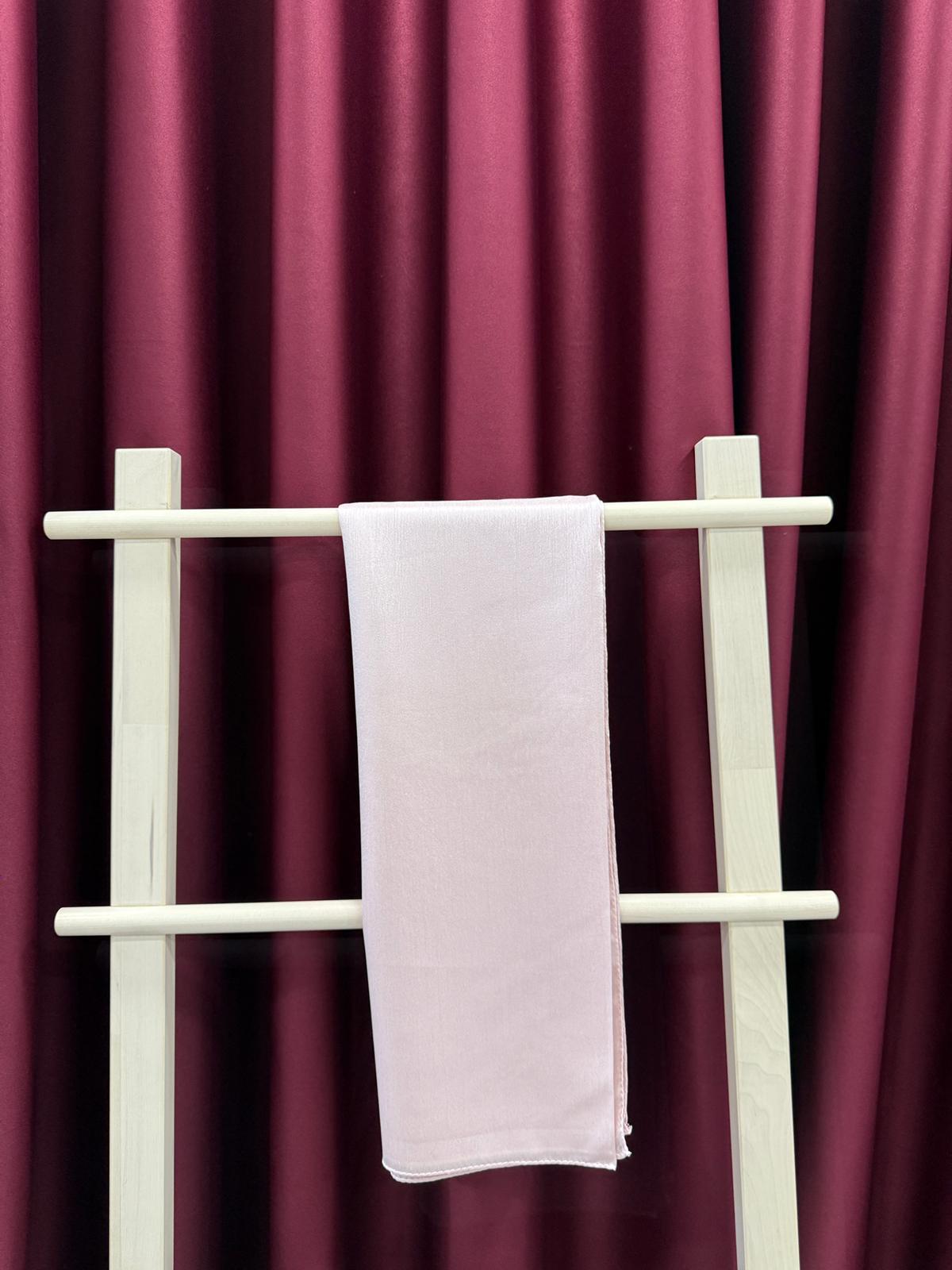 En Yeniler
Toz Pembe Rengi Şal