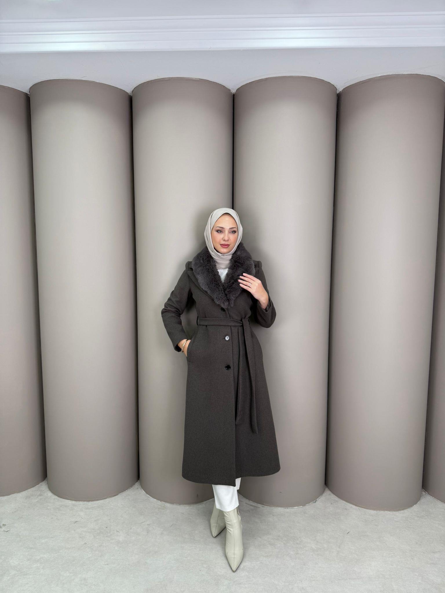 En Yeniler
Yakası Kürklü Kaban Kahve