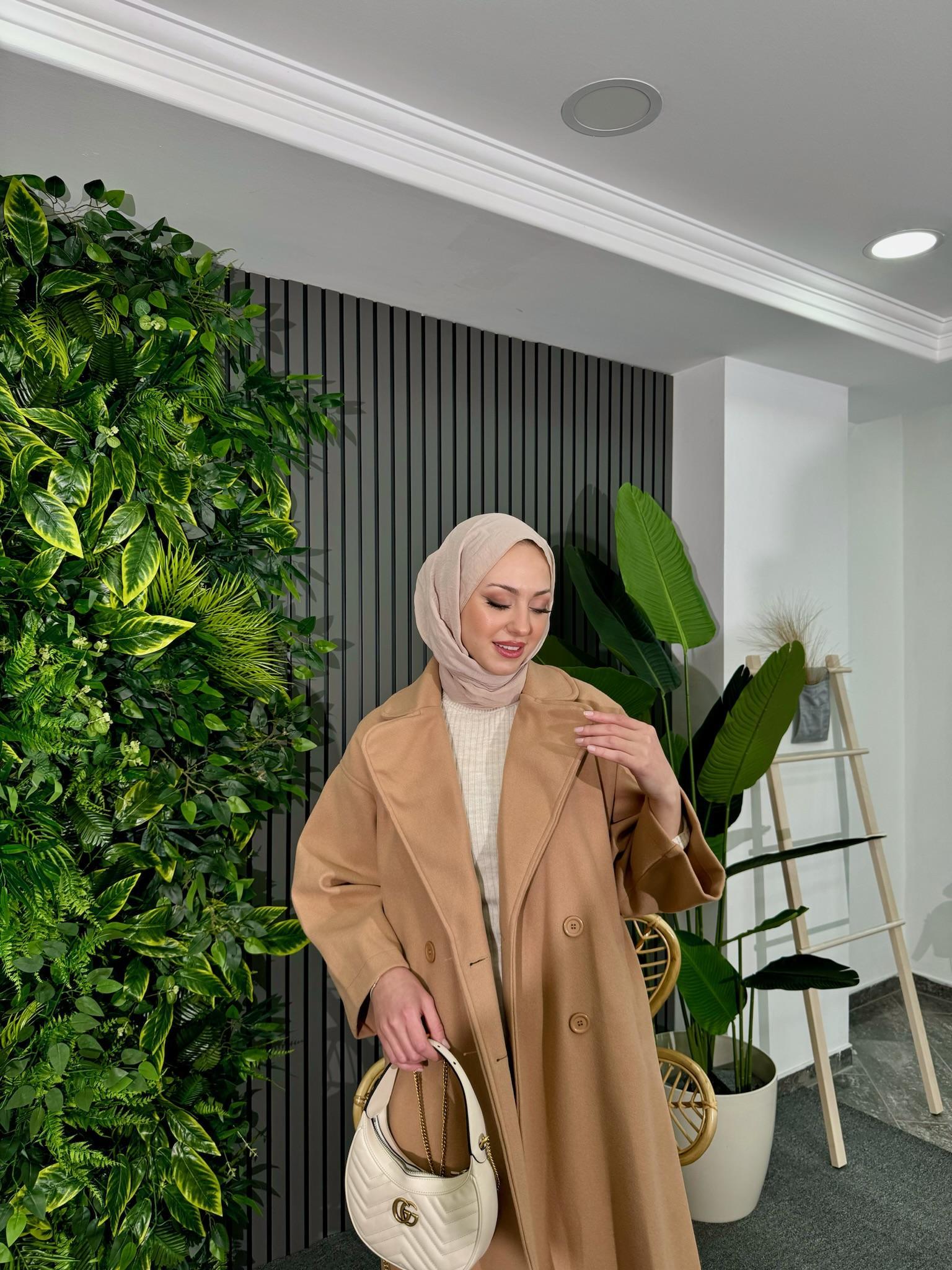 Kaban
Kruvaze Yaka Kaşe Kaban Sütlü Kahve