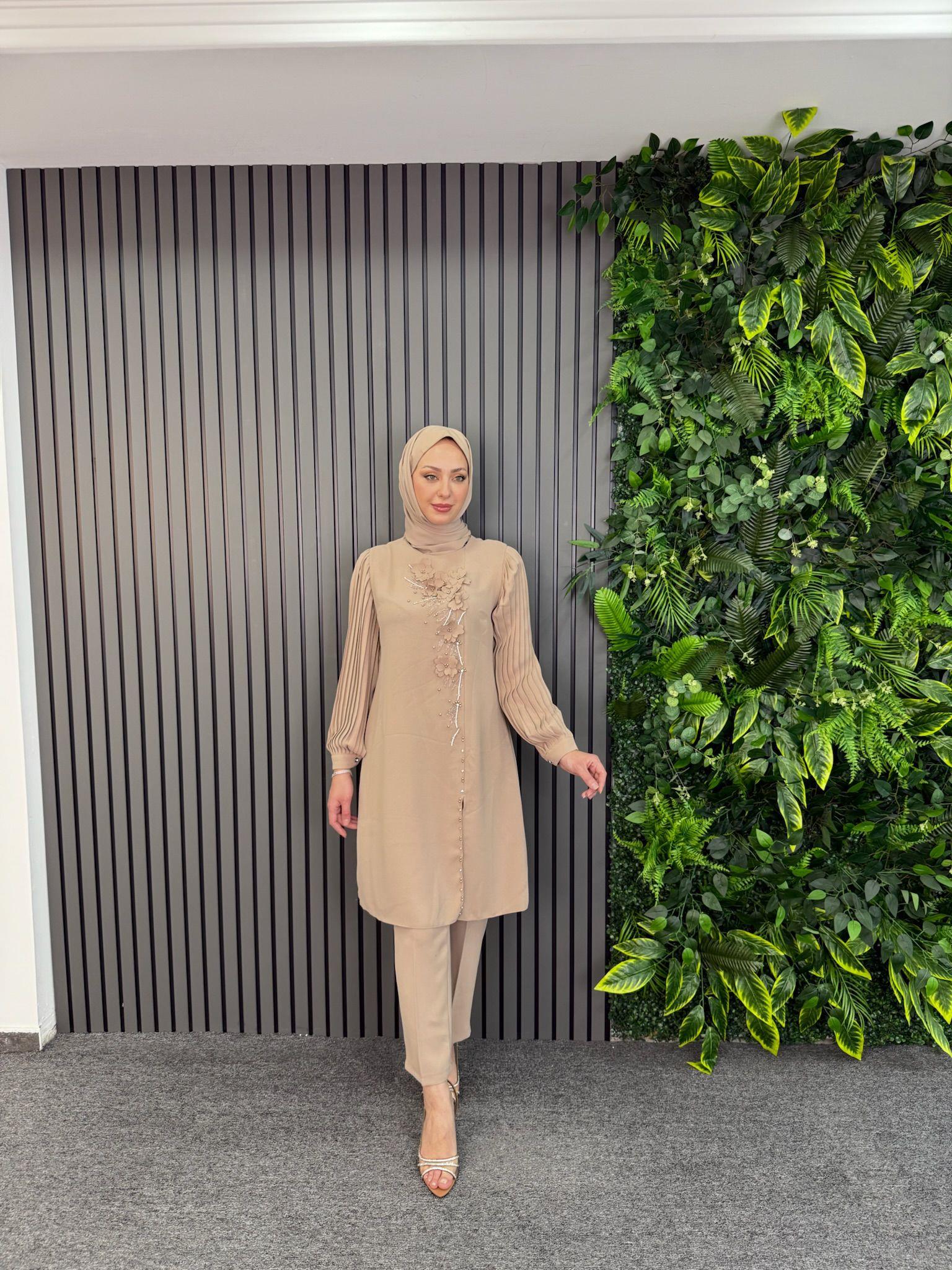 Takım
Nalan Takım Bej