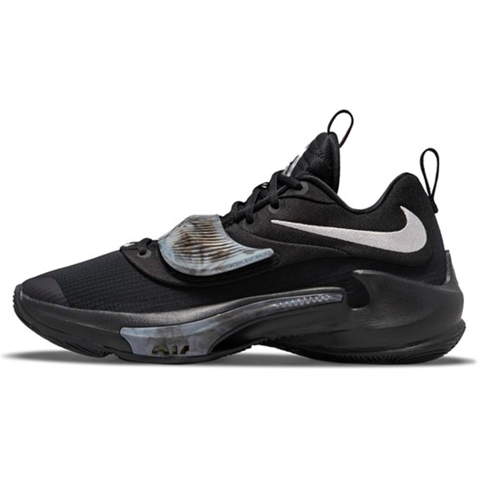 DB4158-002Zoom Freak 3 ''Black Metallic Silver''
