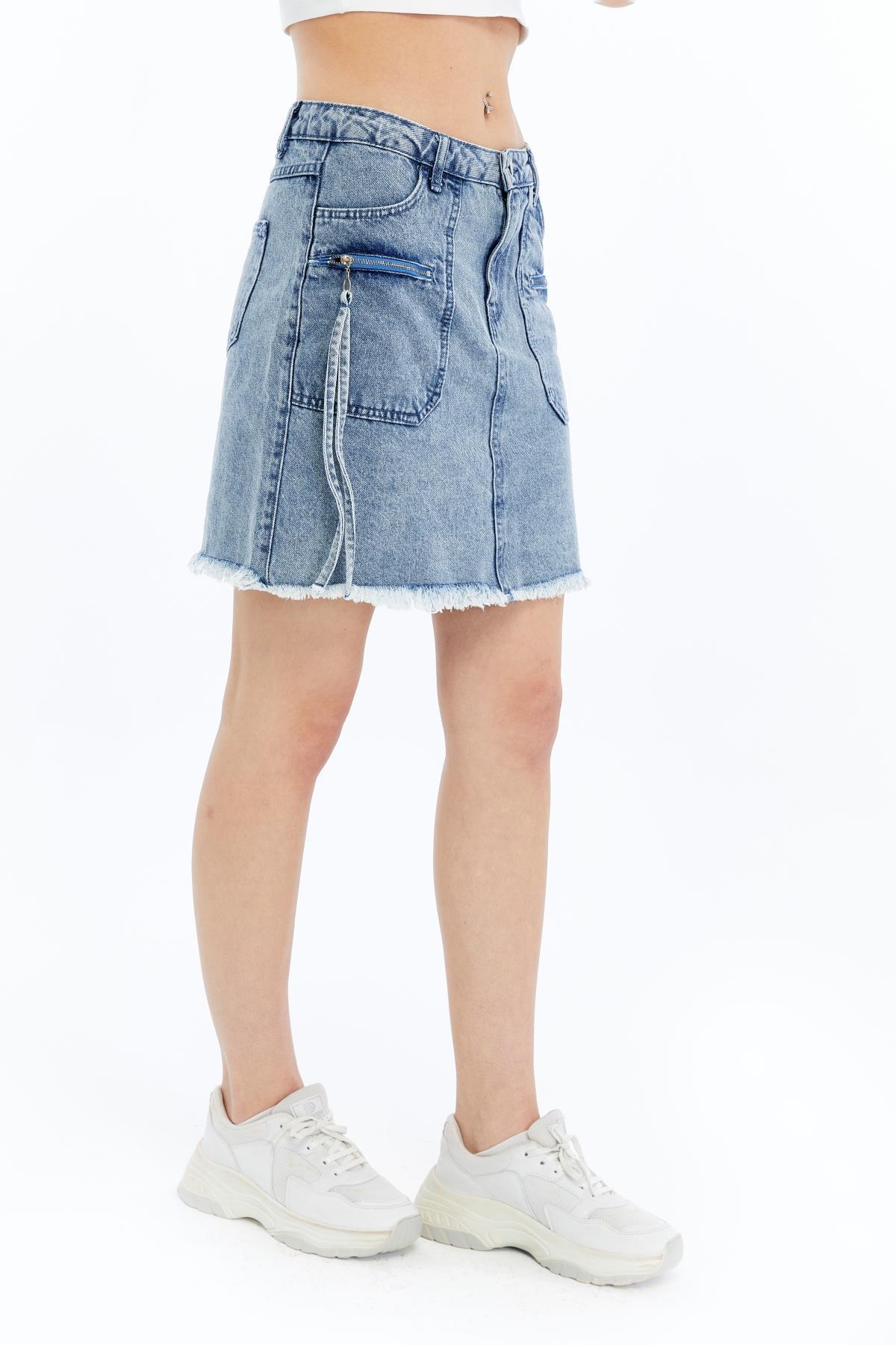 Kadın Denim Yüksek Bel Altı Saçaklı Arkadan Cepli Önü Fermuar Detaylı Mini Etek · 7