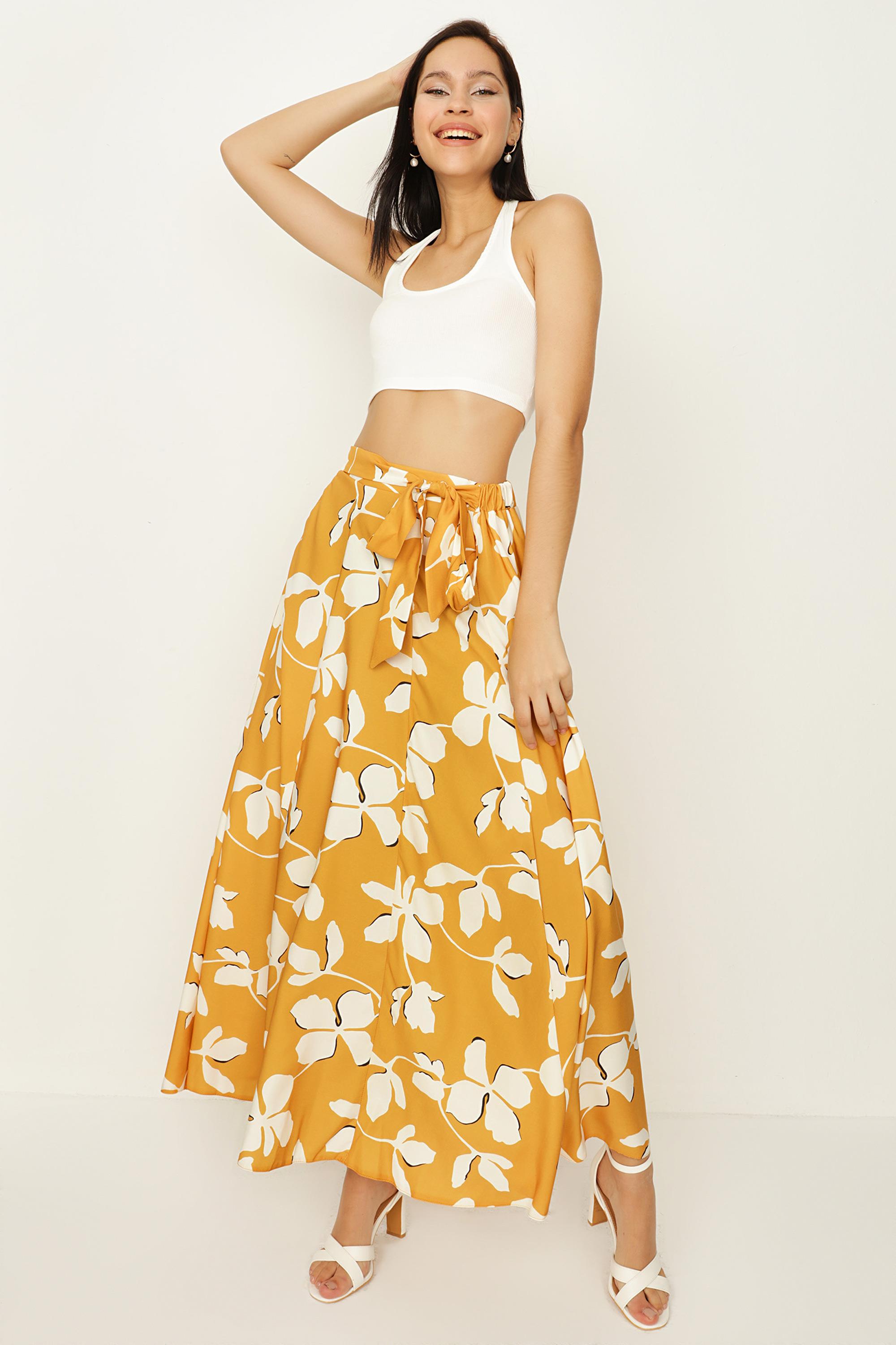 Kadın Desenli Kuşaklı Volanlı Uzun Etek · 390