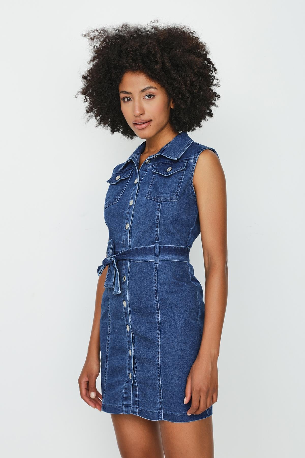 Kadın Düğmeli Kemerli Denim Elbise · 129
