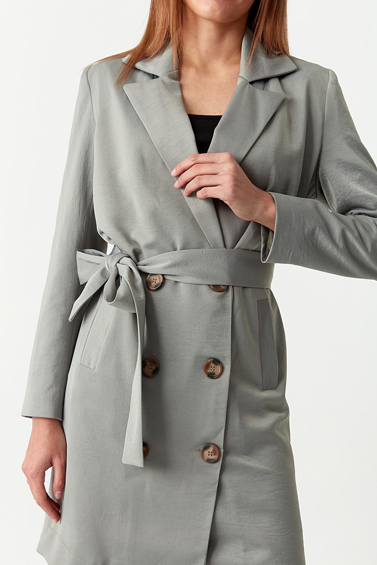 Kadın Düğmeli Kuşaklı Ceket