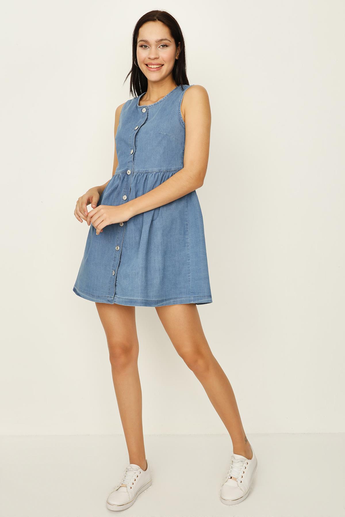 Kadın Önden Düğmeli Eteği Volanlı Denim Elbise · 21