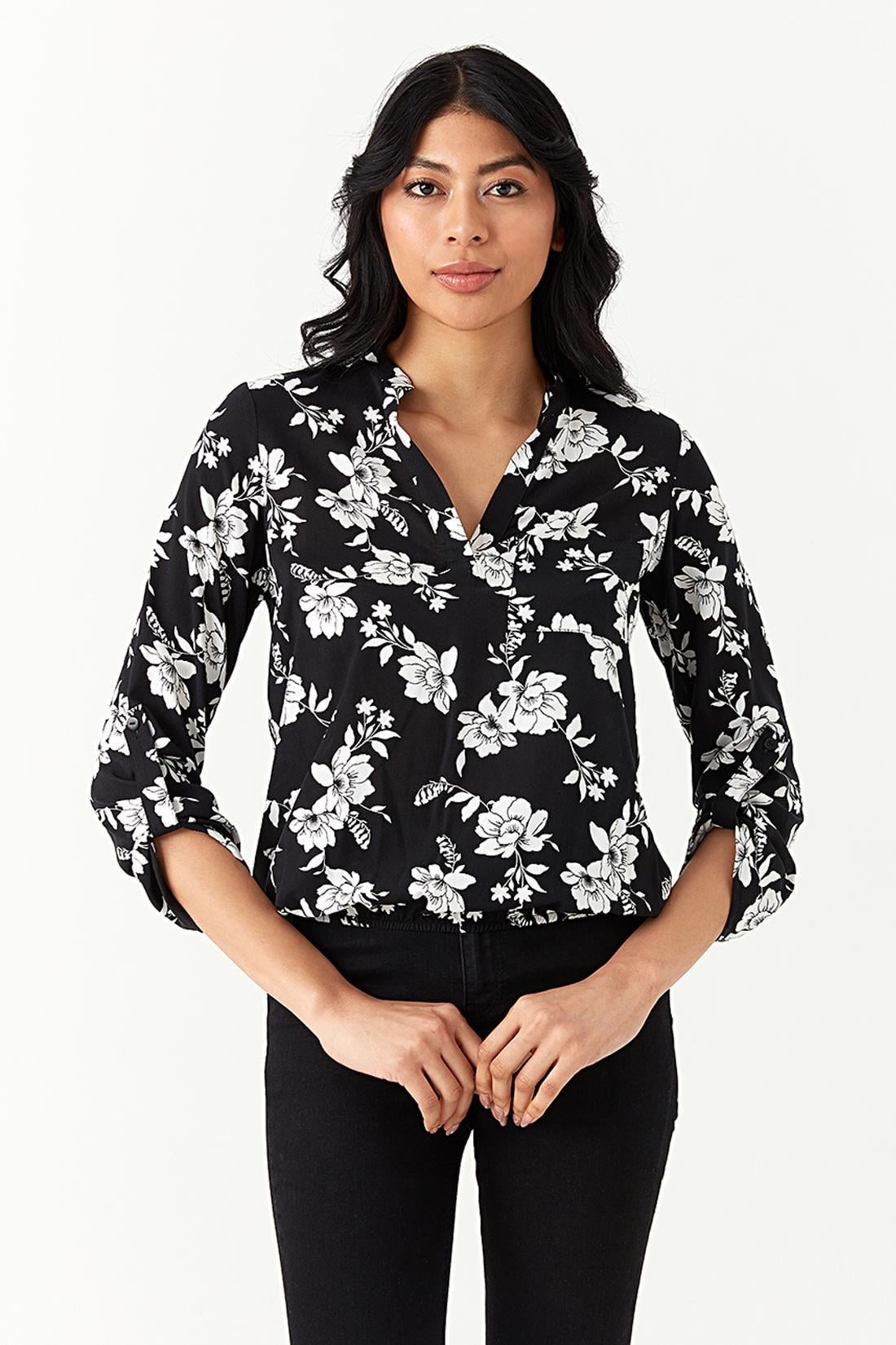 Kadın Siyah Çiçek Desenli V Yaka Bluz · 14