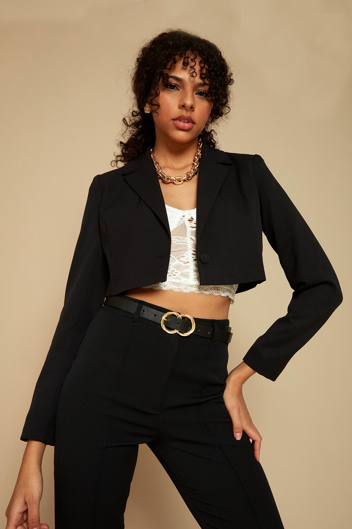 Kadın Tek Düğme Kapamalı Crop Blazer Ceket · 208