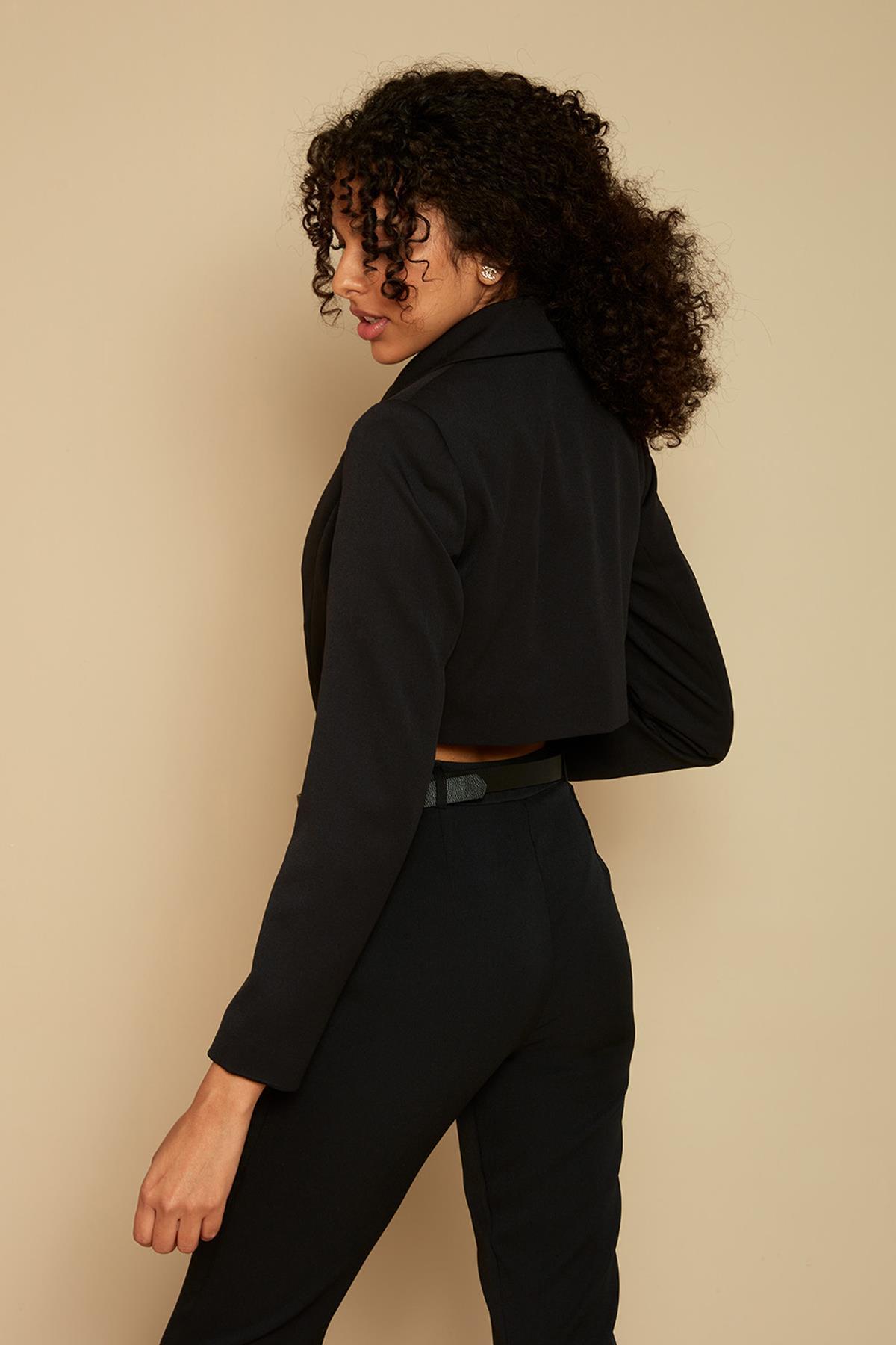 Kadın Tek Düğme Kapamalı Crop Blazer Ceket · 424