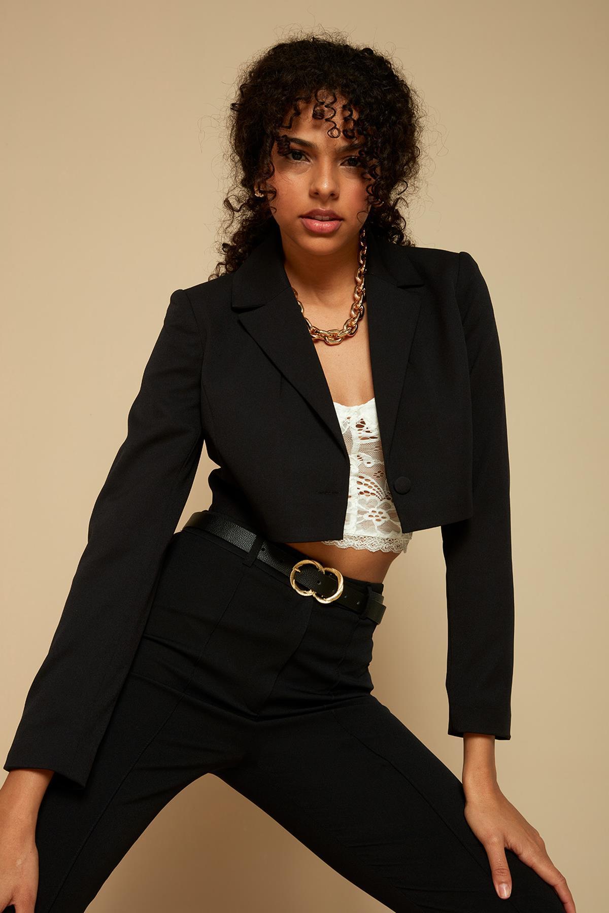 Kadın Tek Düğme Kapamalı Crop Blazer Ceket · 418