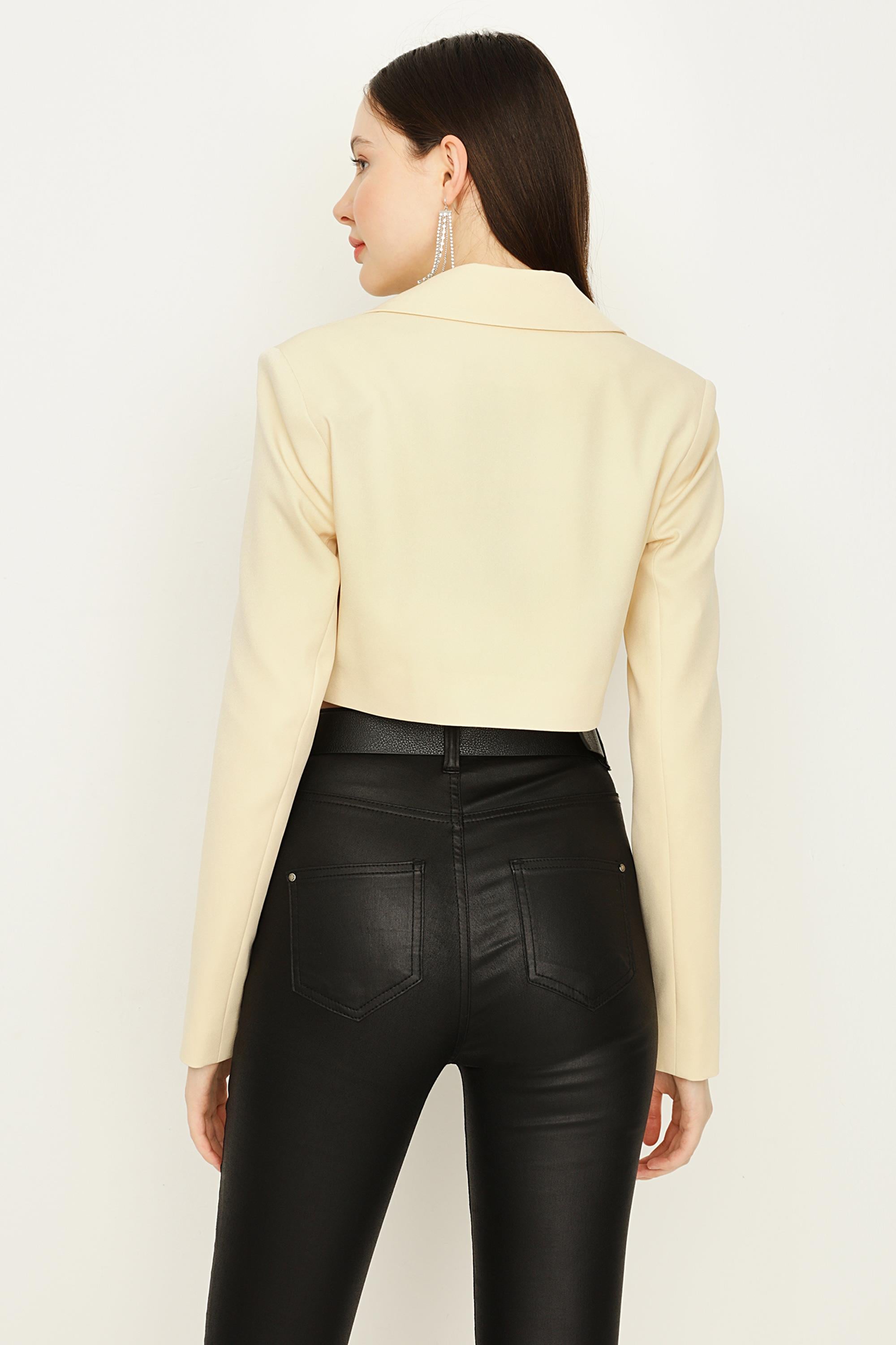 Kadın Tek Düğme Kapamalı Crop Blazer Ceket · 439