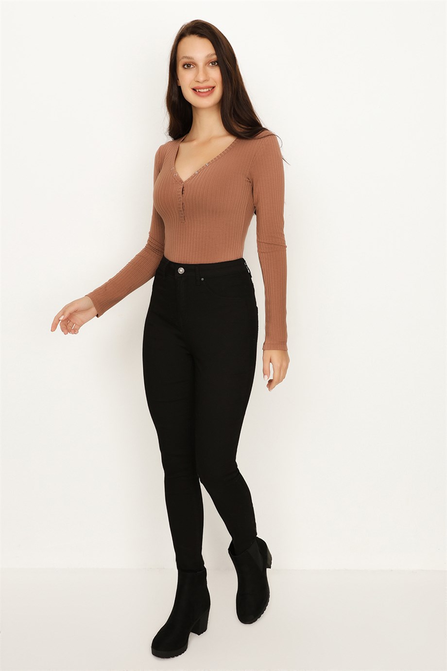 Kadın Yırtık Detaylı Yüksek Bel Skinny Jeans · 607
