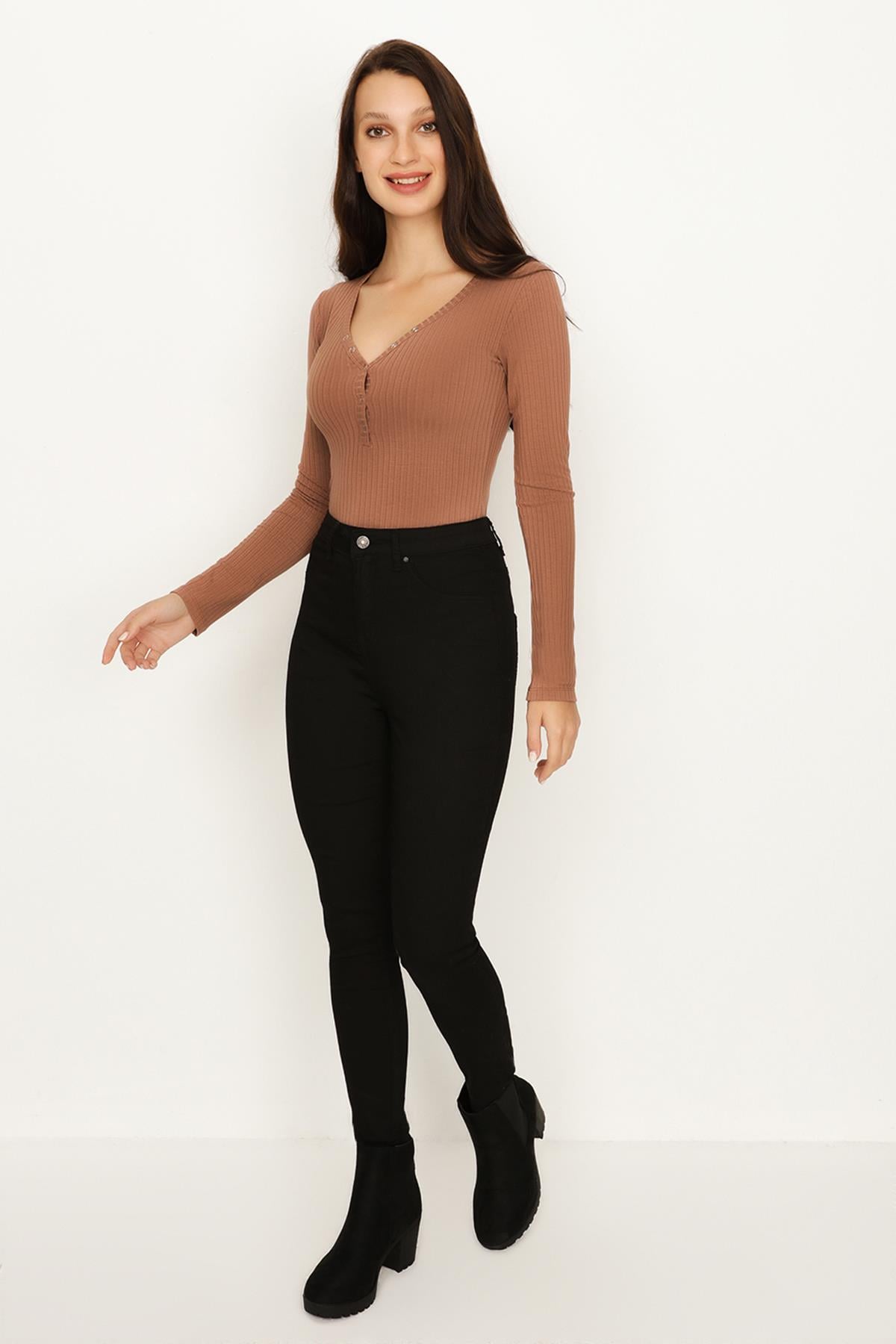 Kadın Yırtık Detaylı Yüksek Bel Skinny Jeans · 306
