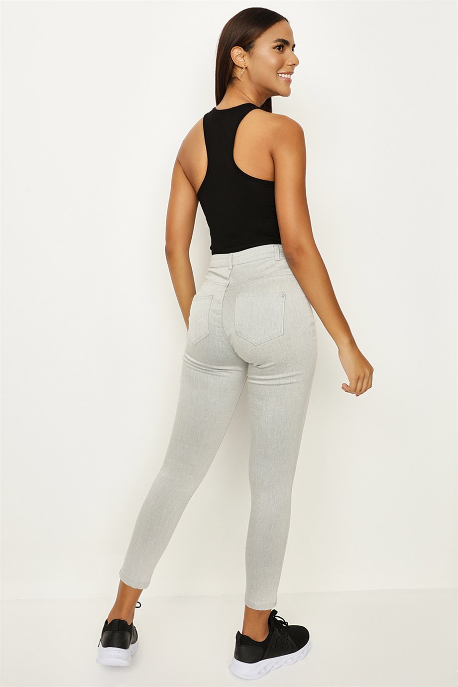 Kadın Yırtık Detaylı Yüksek Bel Skinny Jeans · 219