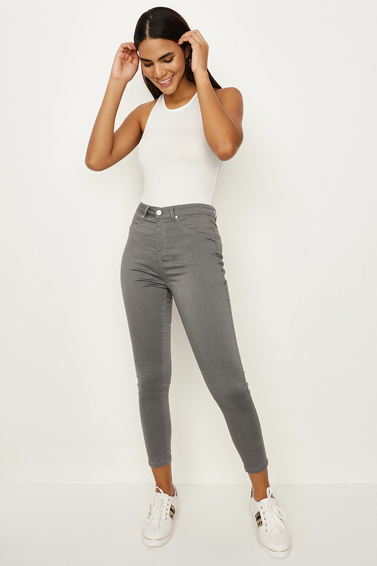 Kadın Yırtık Detaylı Yüksek Bel Skinny Jeans · 186