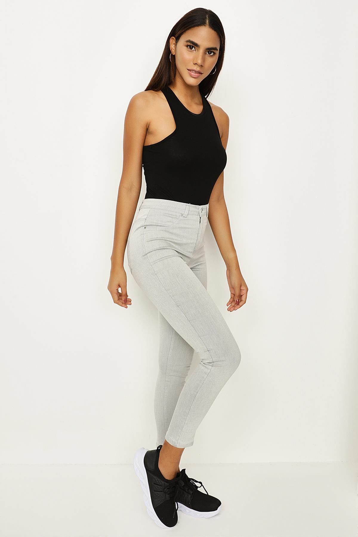 Kadın Yırtık Detaylı Yüksek Bel Skinny Jeans · 184