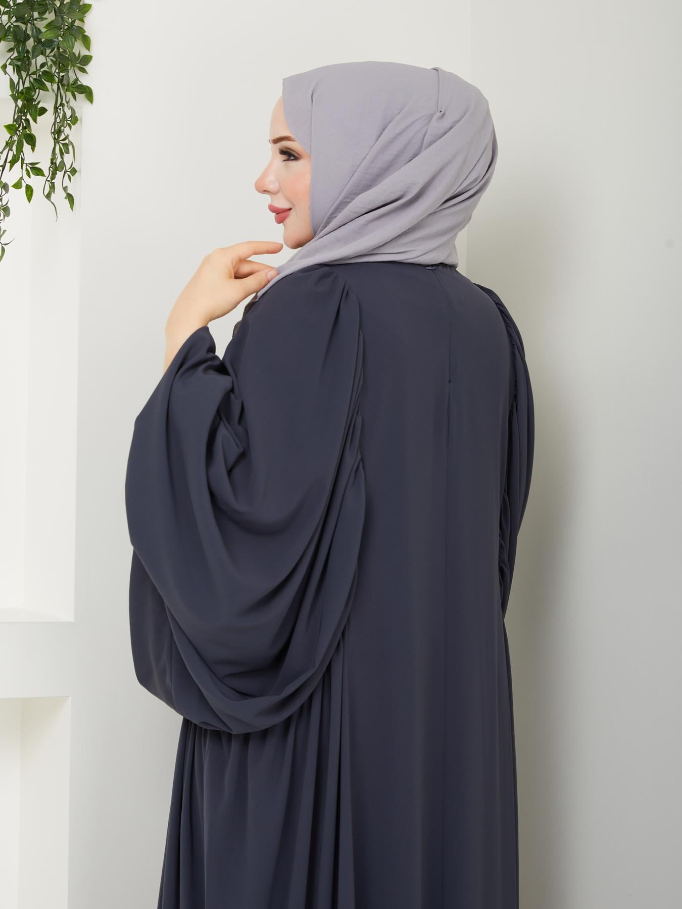 Züleyha Ferace & Abaya - Füme