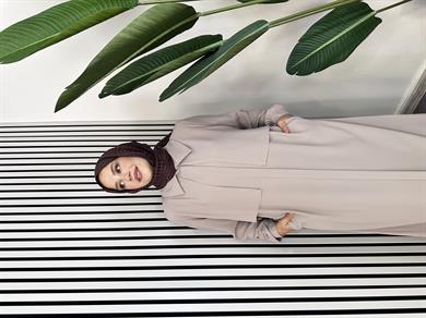 Rüzgarlıklı Ferace - Taş