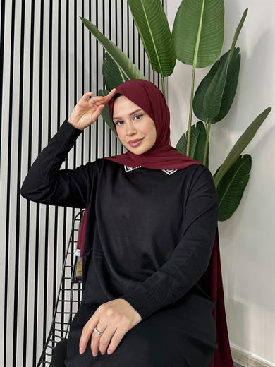 Yakası Taşlı Triko Elbise - Siyah