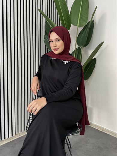 Yakası Taşlı Triko Elbise - Siyah