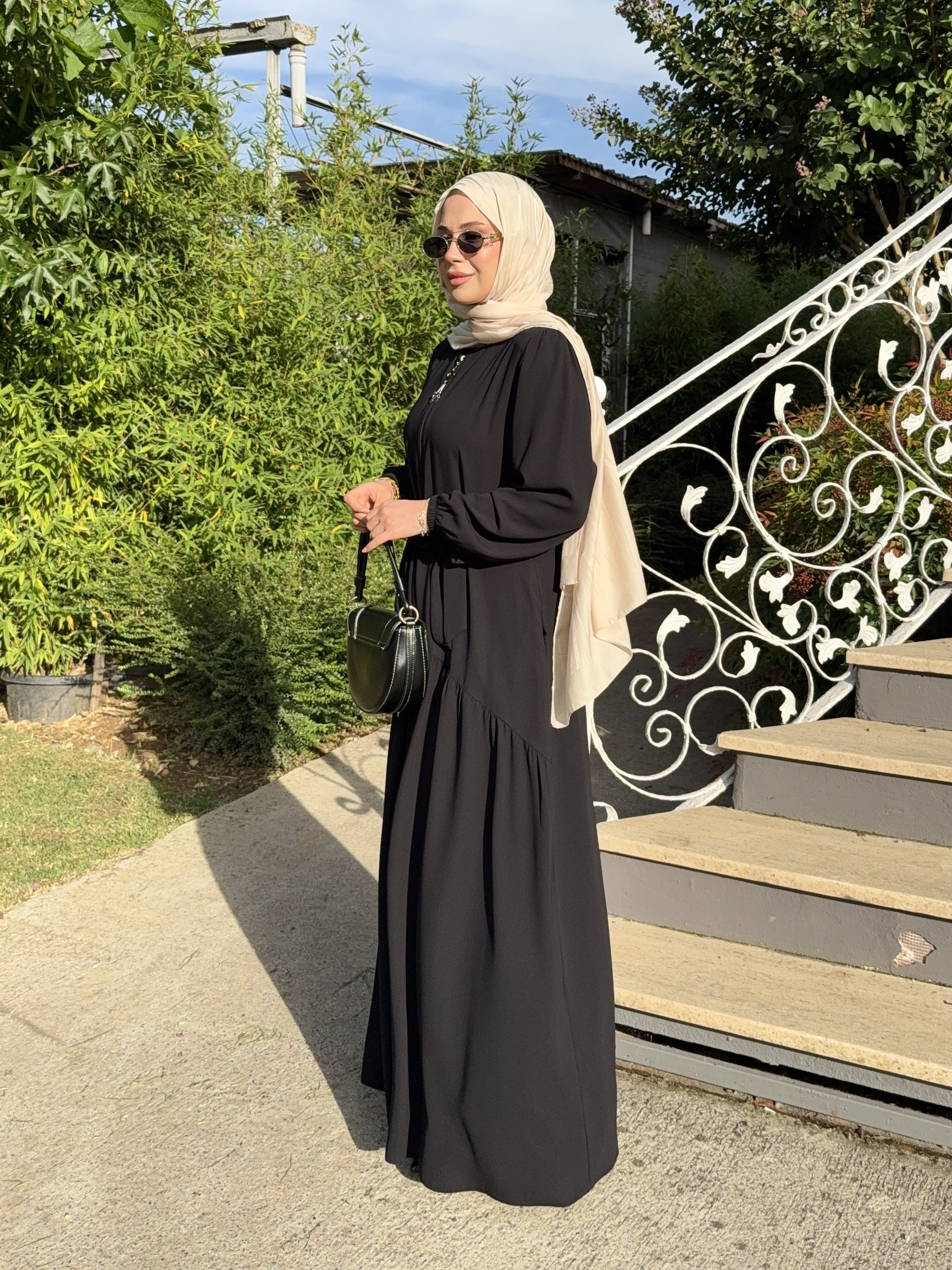 Hira Ferace - Siyah