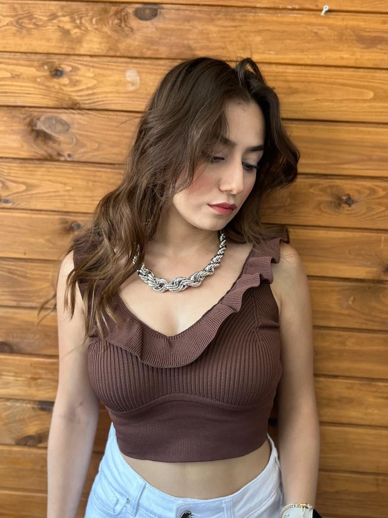 Arka Ön V Yaka Fırfır Detay Triko Crop Bluz Kahverengi