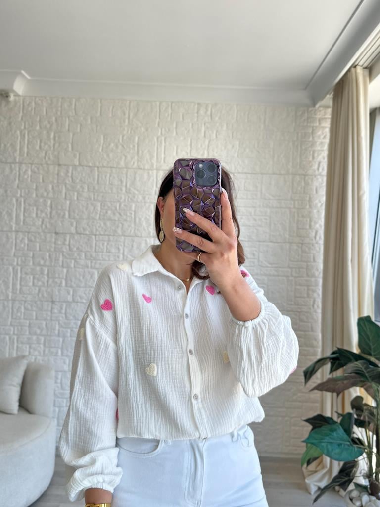 Beyaz Kalp Panç Detaylı Müslin Gömlek