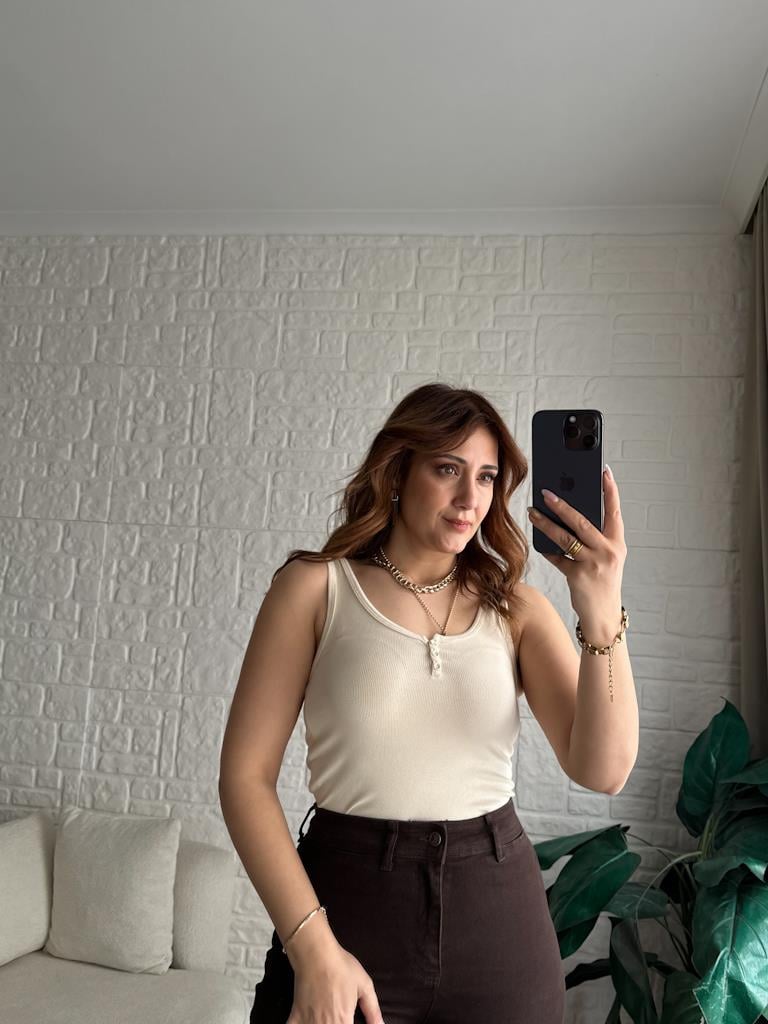 Dilvin Önü Düğmeli Askılı Crop Top Taş