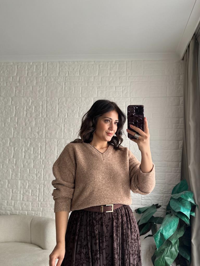 Dilvin V Yaka Yün Karışımlı Kazak Bej