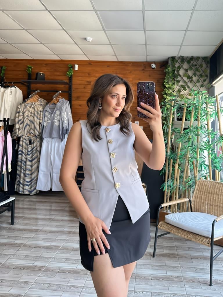 Gri Gold Düğmeli Yelek