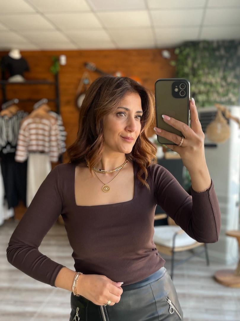 Karol Kaşkorse Kare Yaka Full Riklalı Bluz Kahverengi