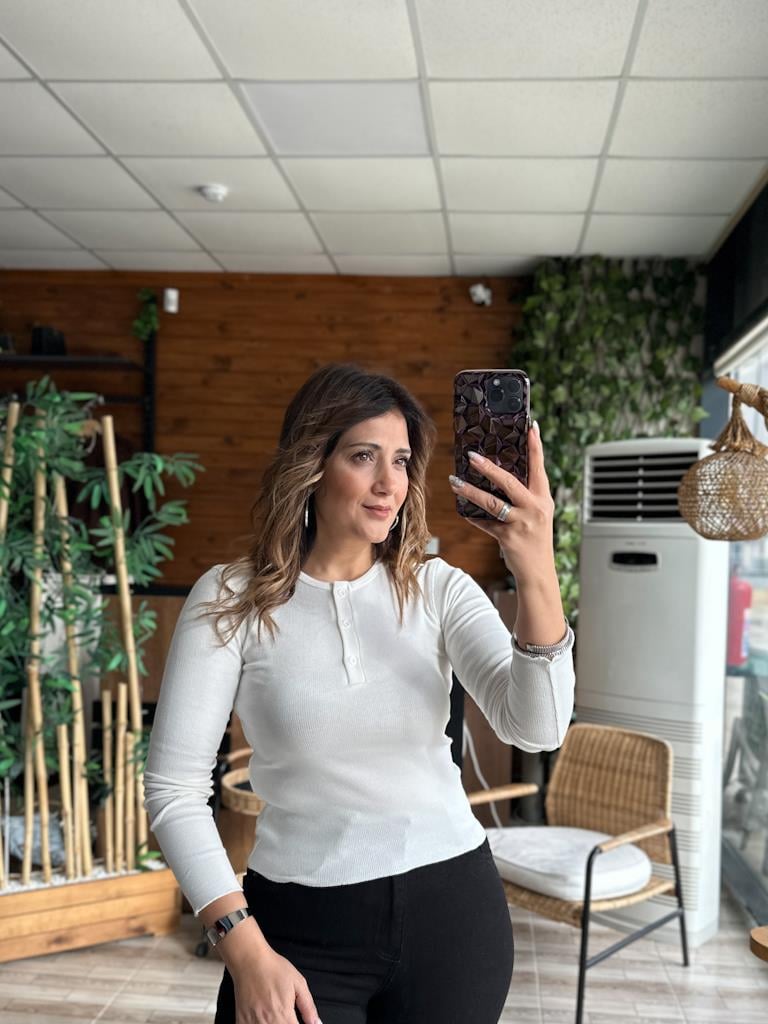 Karol Kaşkorse Önü Düğmeli Bluz Ekru