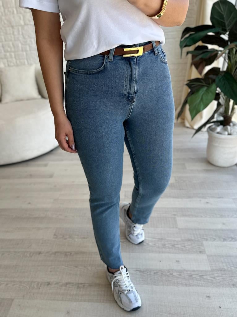 Kesik Paça Yüksek Bel Mom Fit Mavi Ton Jean