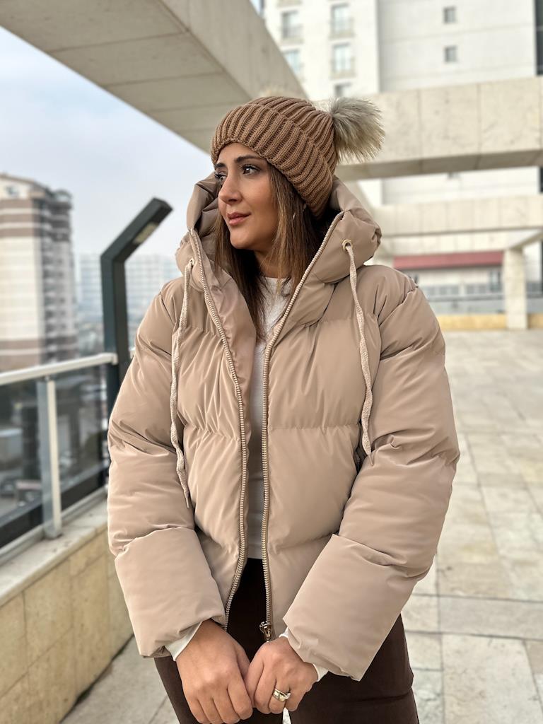 Lüks Kalite Kapşonlu Dolgun Şişme Mont Bej