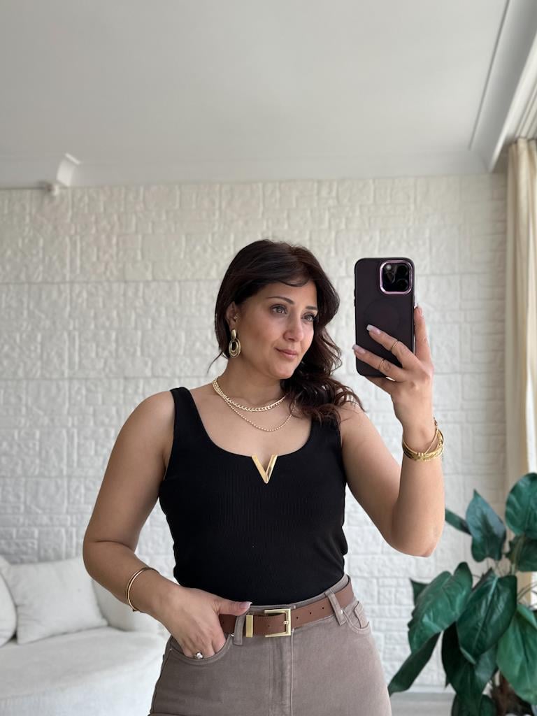 Siyah Karol V Demir Detaylı Kaşkorse Askılı Bluz