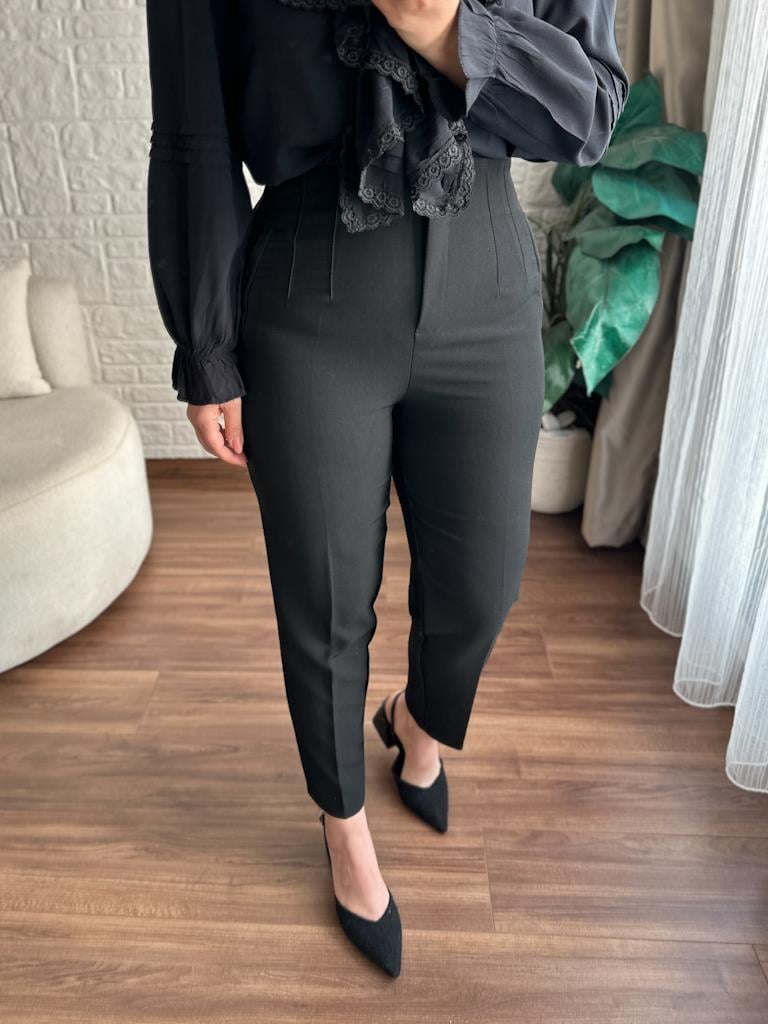 Siyah  Orjinal Marka Bel Pens Detay Pantolon