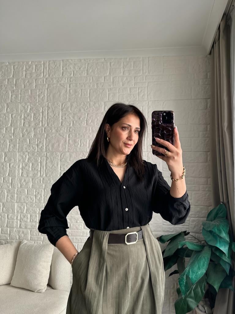 Siyah  V Yaka Jakar Desenli Gömlek