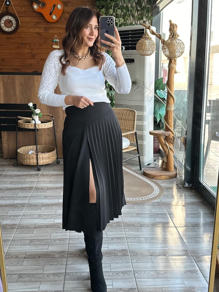 Tasarım Piliseli Yırtmaçlı Midi Boy Şortlu Etek