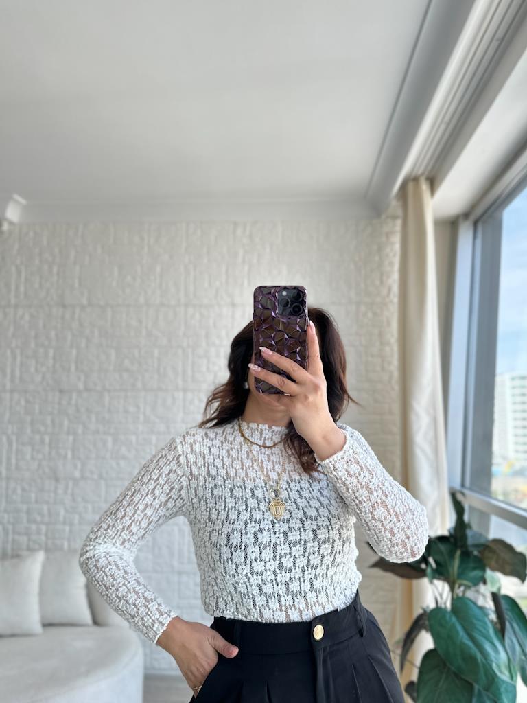 Transparan Dantel Detaylı Bluz Ekru