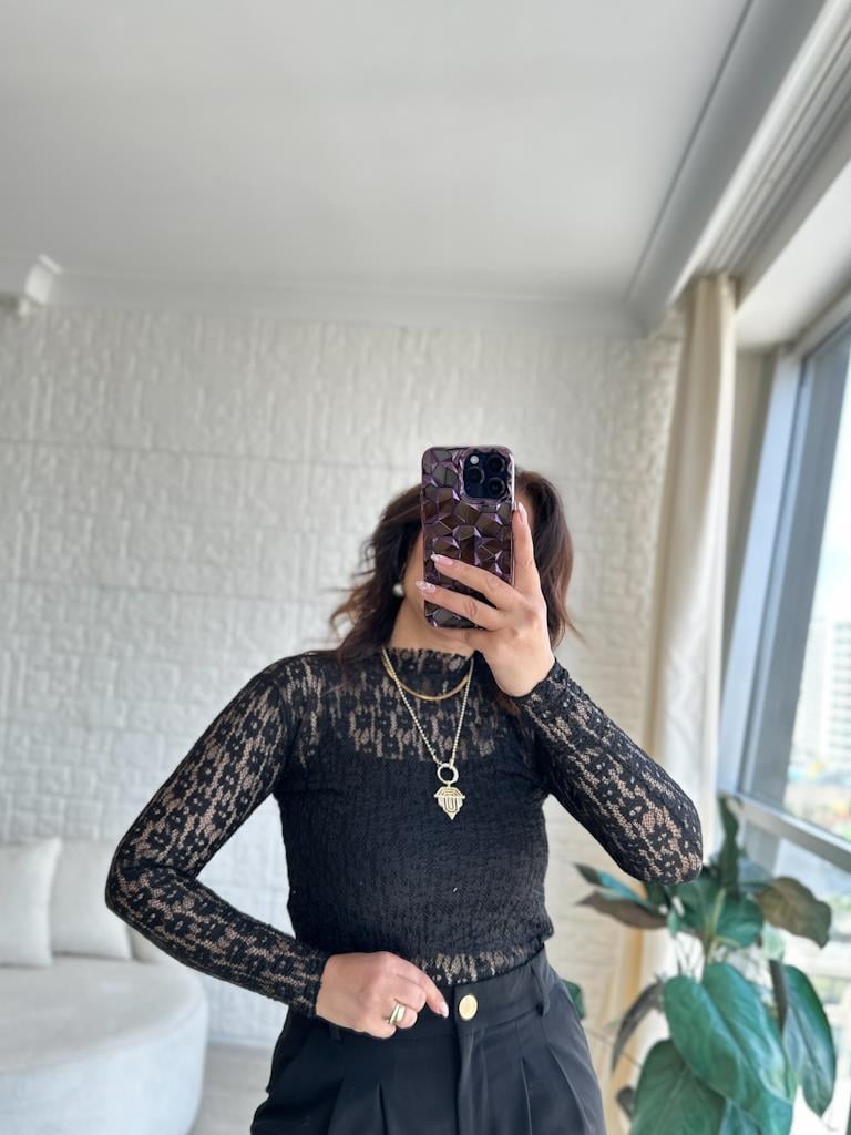Transparan Dantel Detaylı Bluz Siyah