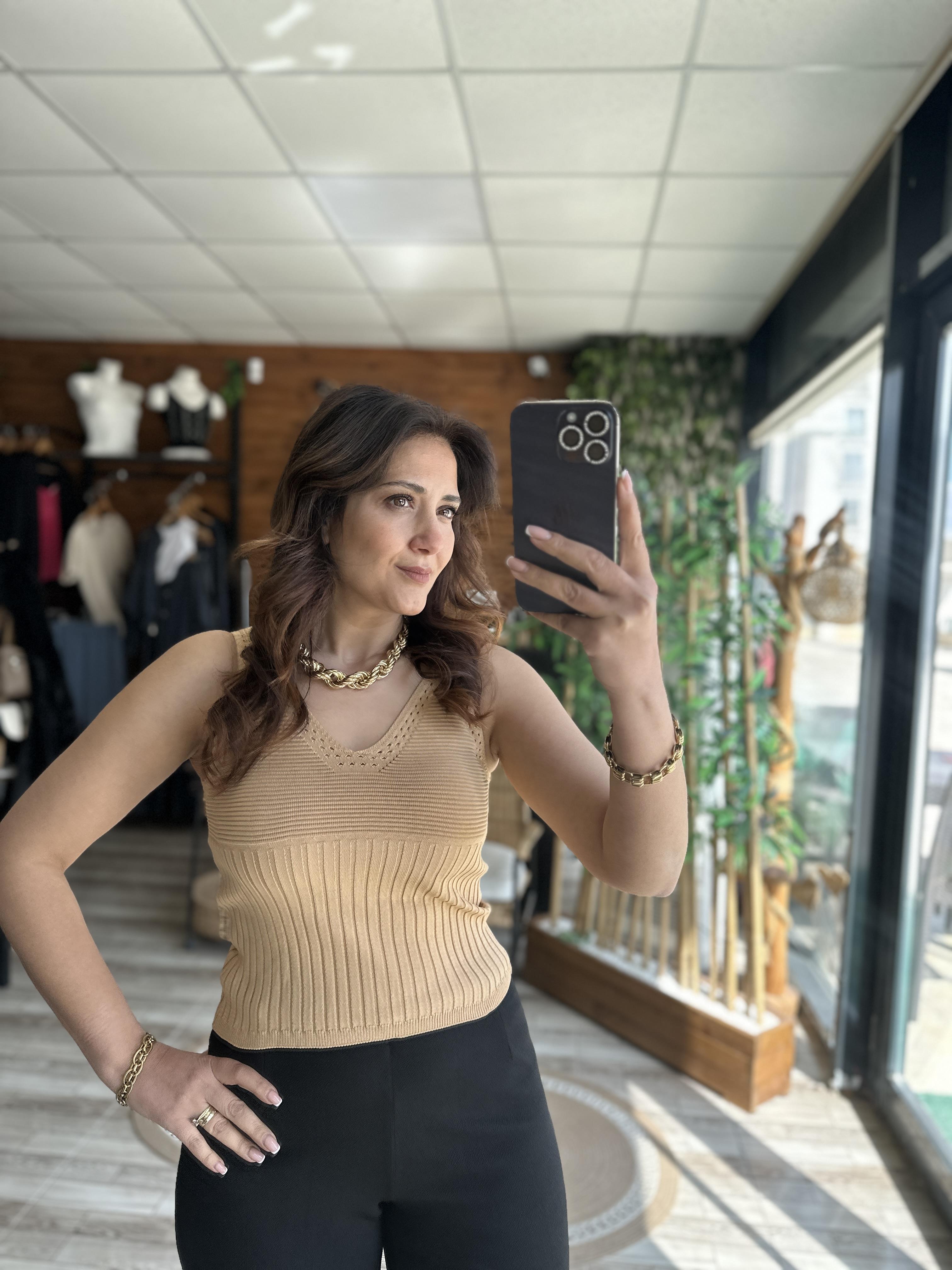 V Yaka Kalın Askılı Ajur Detaylı Triko Bluz Bej