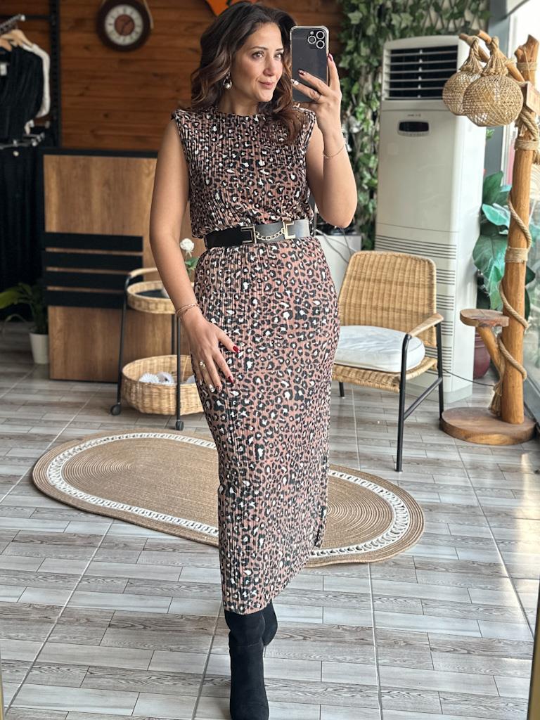 Vatkalı Maxi Boy Leopar Piliseli Kemerli Elbise