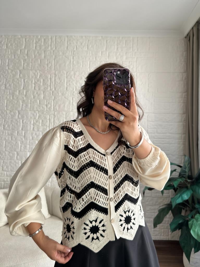 Vintage Model Siyah Bej Renkli Örgü Hırka Tarzı Düğmeli Bluz