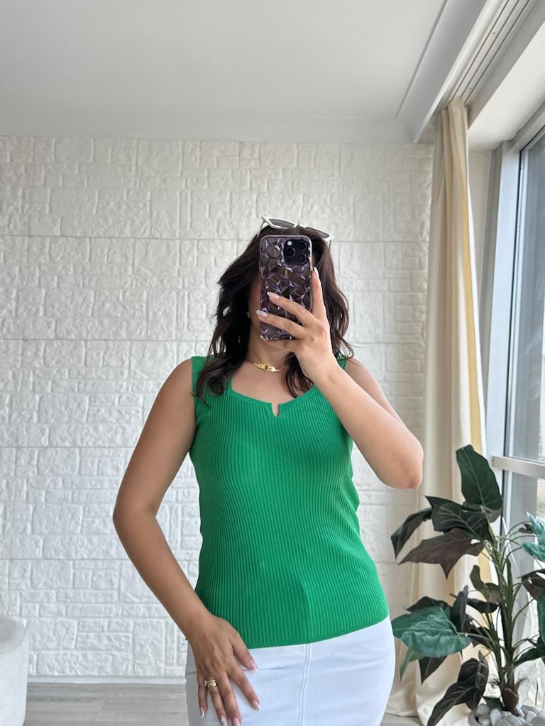 Yeşil V Yaka Detaylı Fitilli Full Likralı Bluz