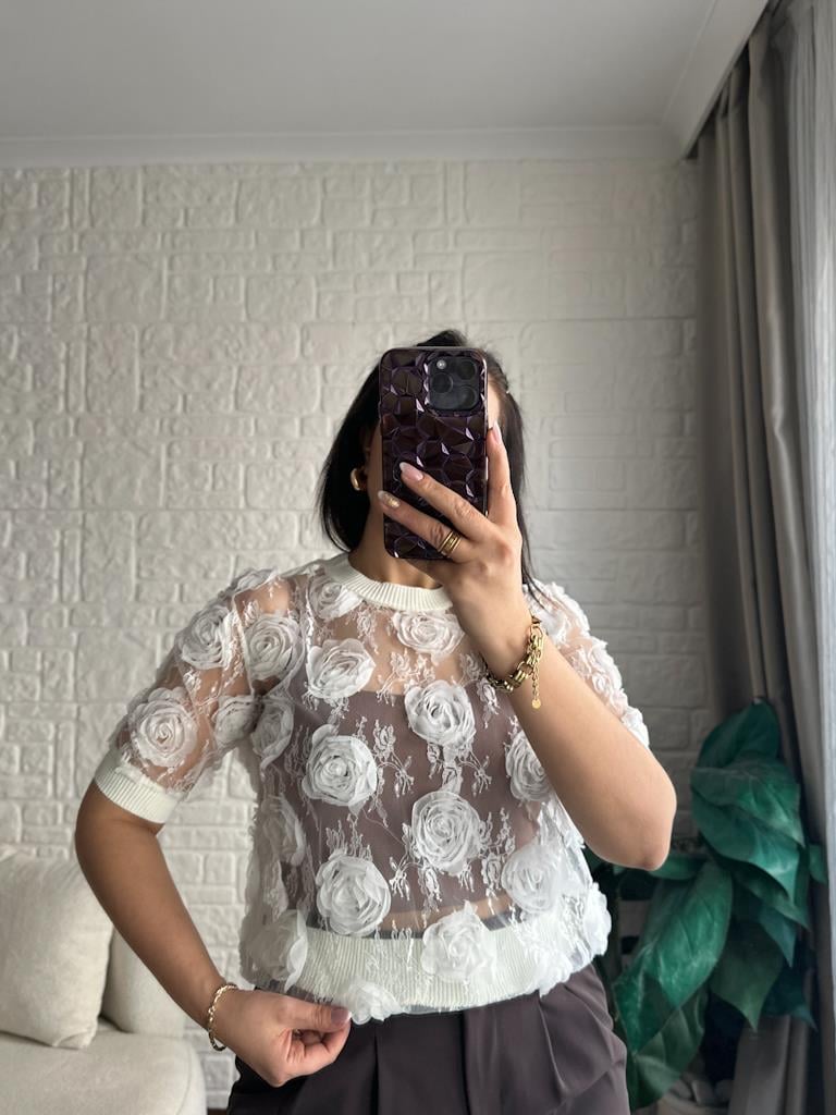 3 Boyutlu Gül İşlemeli Dantel Bluz Beyaz