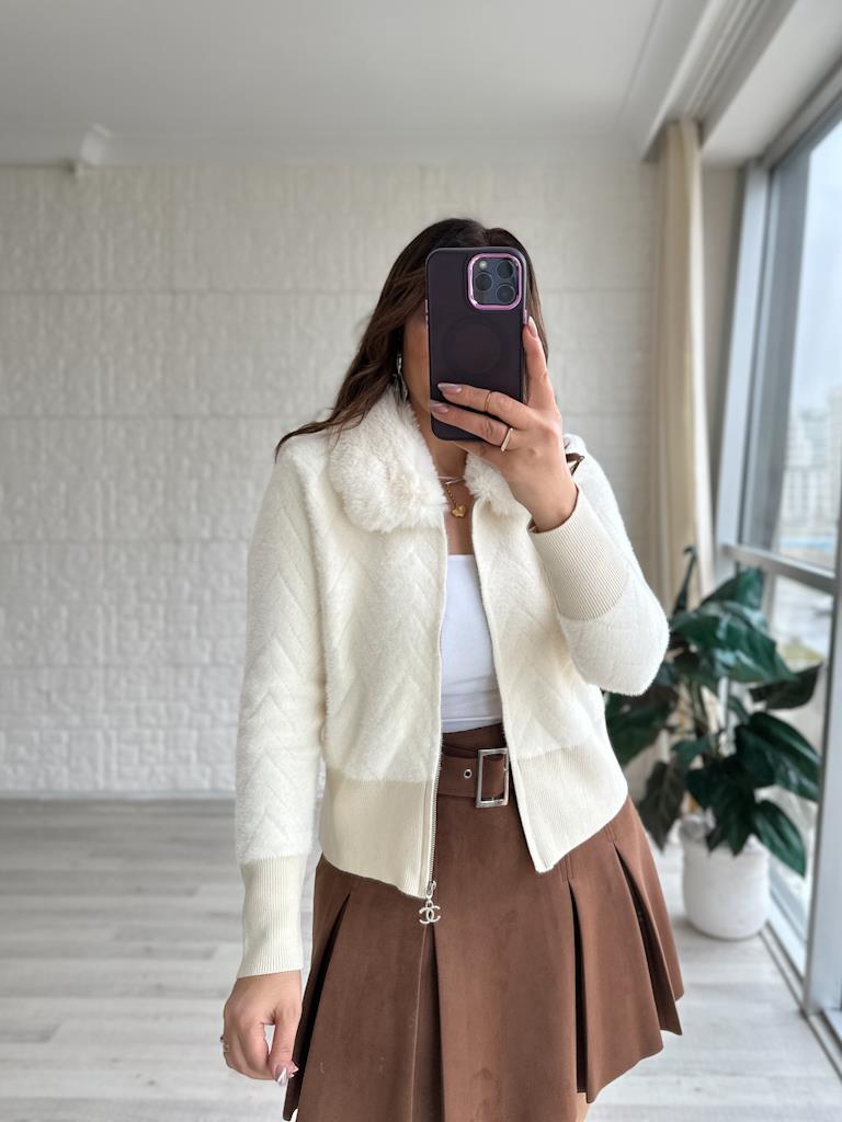 Angora Yakası Kürklü Hırka Krem